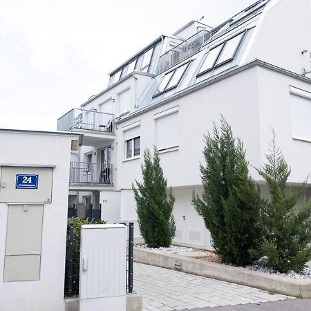 Modern Apartment With Tiny Garden Near City Center Vienna Esterno foto
