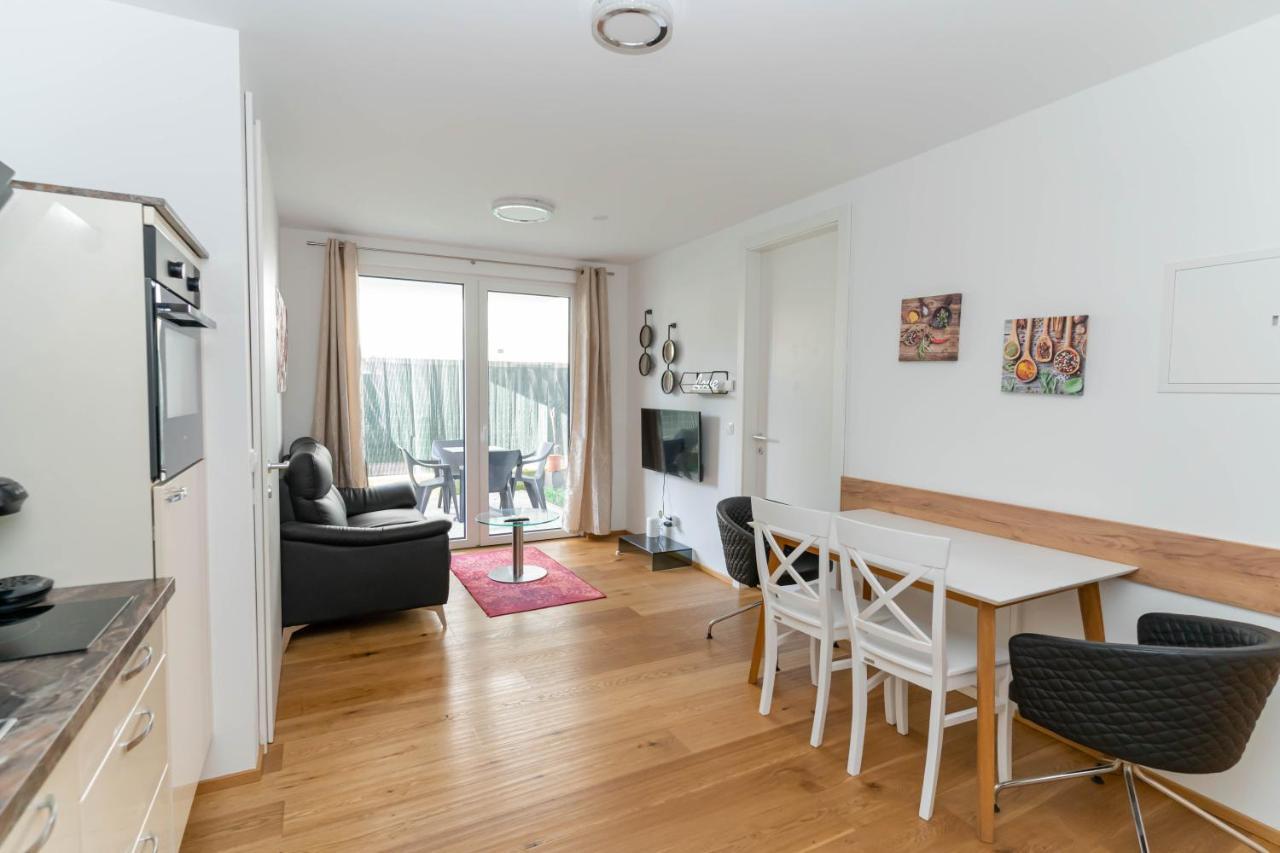 Modern Apartment With Tiny Garden Near City Center Vienna Esterno foto