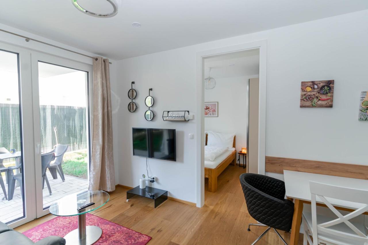 Modern Apartment With Tiny Garden Near City Center Vienna Esterno foto