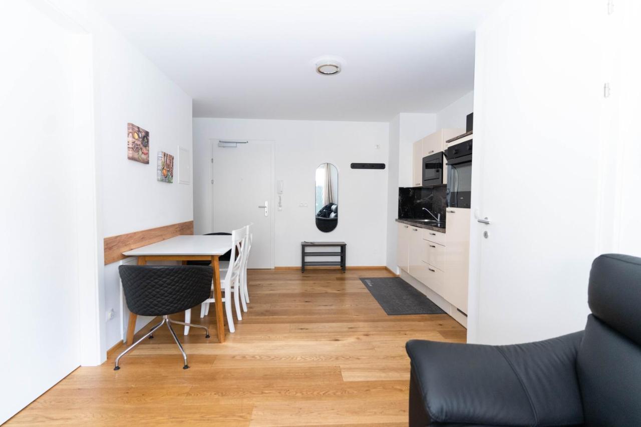 Modern Apartment With Tiny Garden Near City Center Vienna Esterno foto