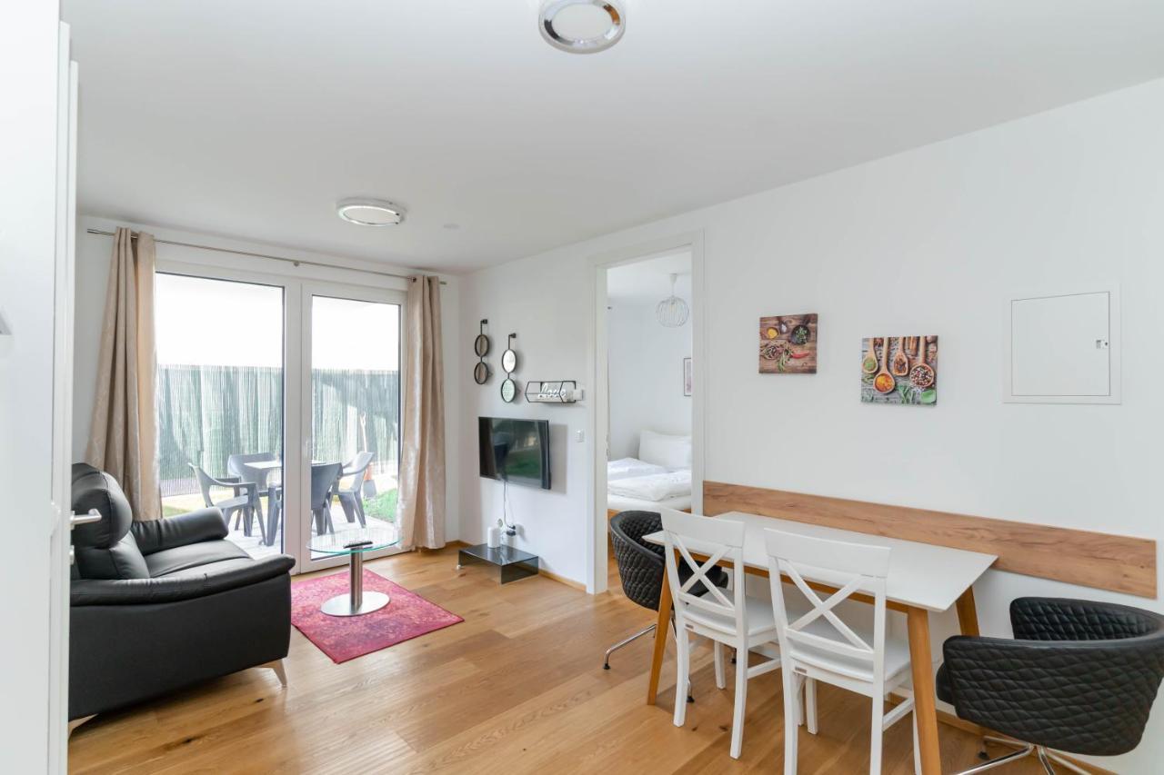 Modern Apartment With Tiny Garden Near City Center Vienna Esterno foto