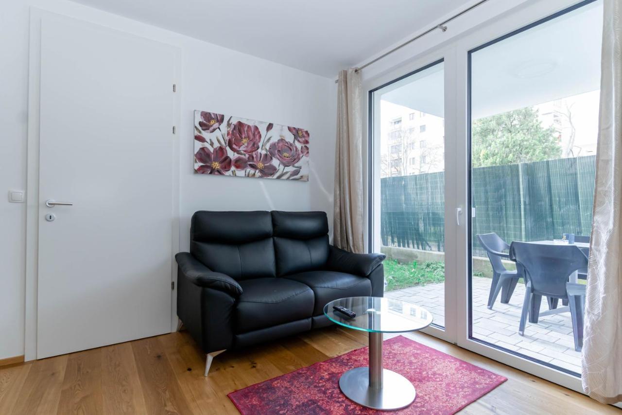 Modern Apartment With Tiny Garden Near City Center Vienna Esterno foto
