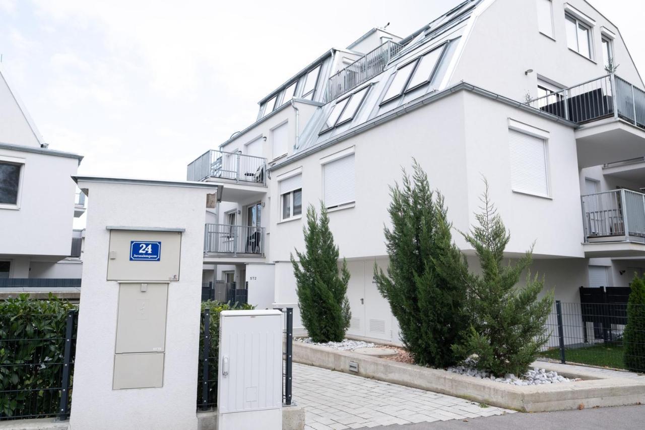 Modern Apartment With Tiny Garden Near City Center Vienna Esterno foto